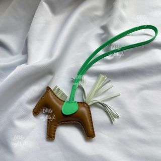 （分類：）位於 。 由 little_eighty8 提交（商品編號 1275582801，圖片 1）。簡介： 。