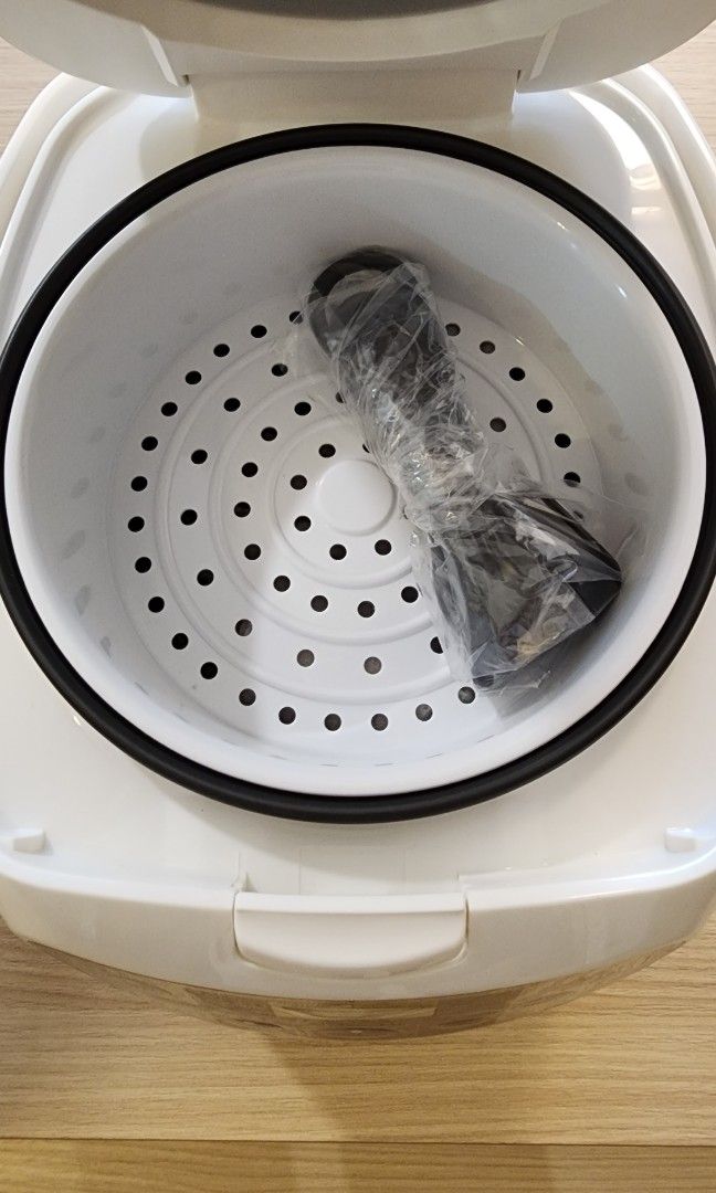 Hitachi Fuzzy Rice Cooker 1.8litre, Furniture & Home Living