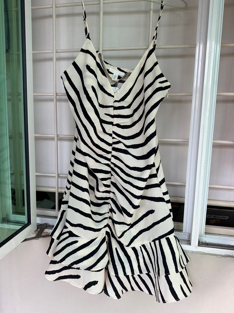 H&m black white striped dress discount