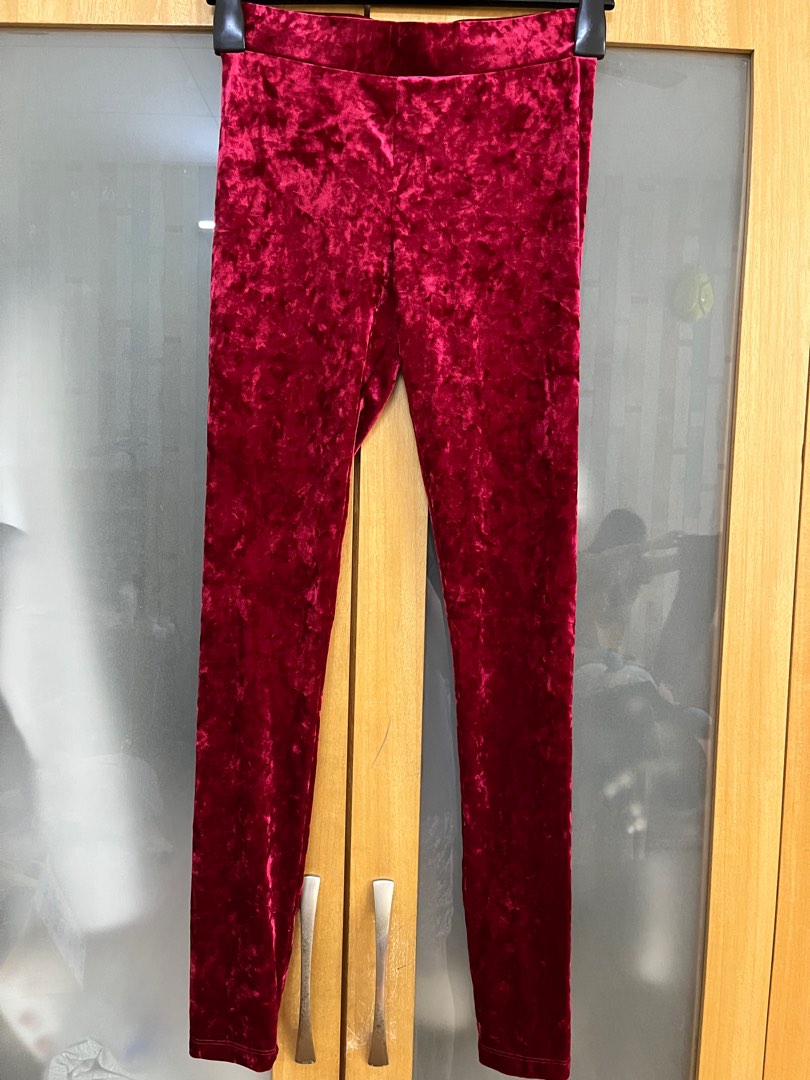 H&M Crushed Velvet Leggings  Crushed velvet leggings, Outfits