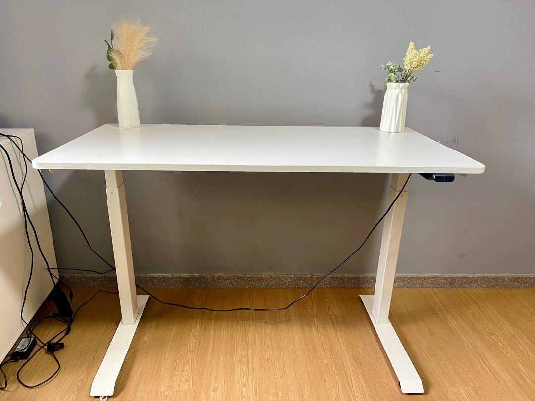 Hipvan desk shop