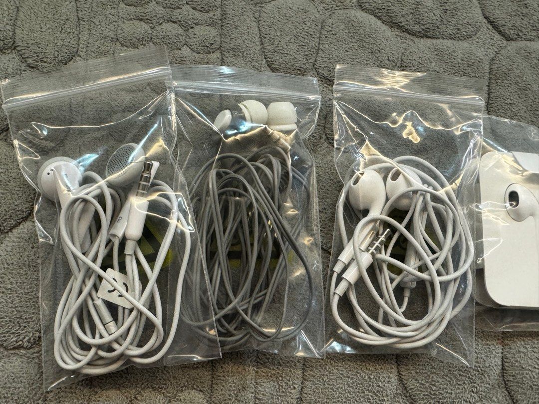 Iphone Earpiece424166418894049281