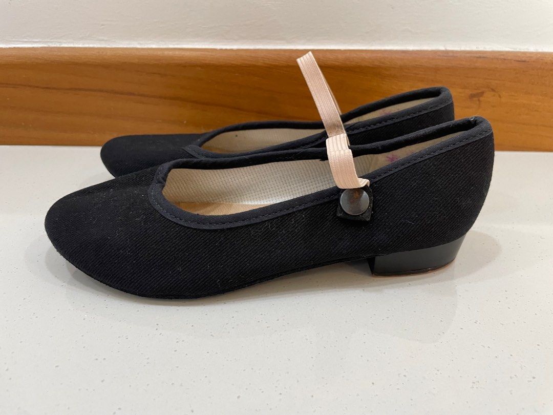 Childrens black top ballet shoes