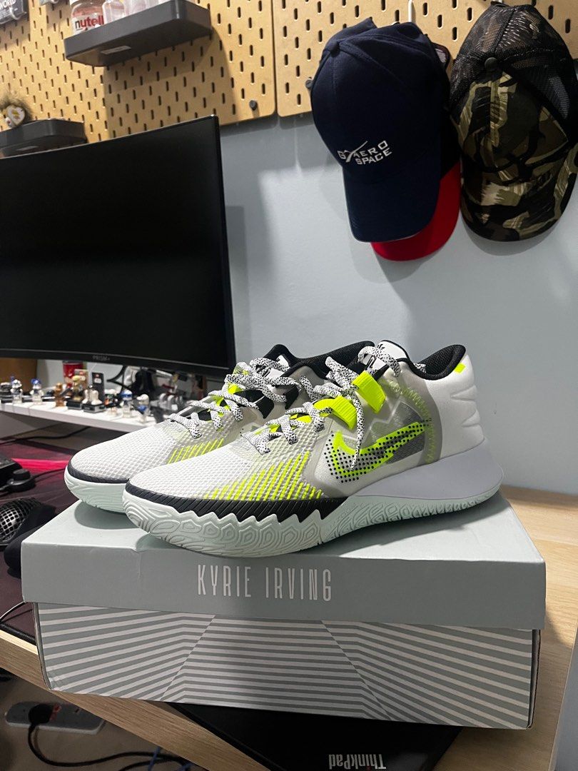 KYRIE FLYTRAP 5 Men s Fashion Footwear Sneakers on Carousell