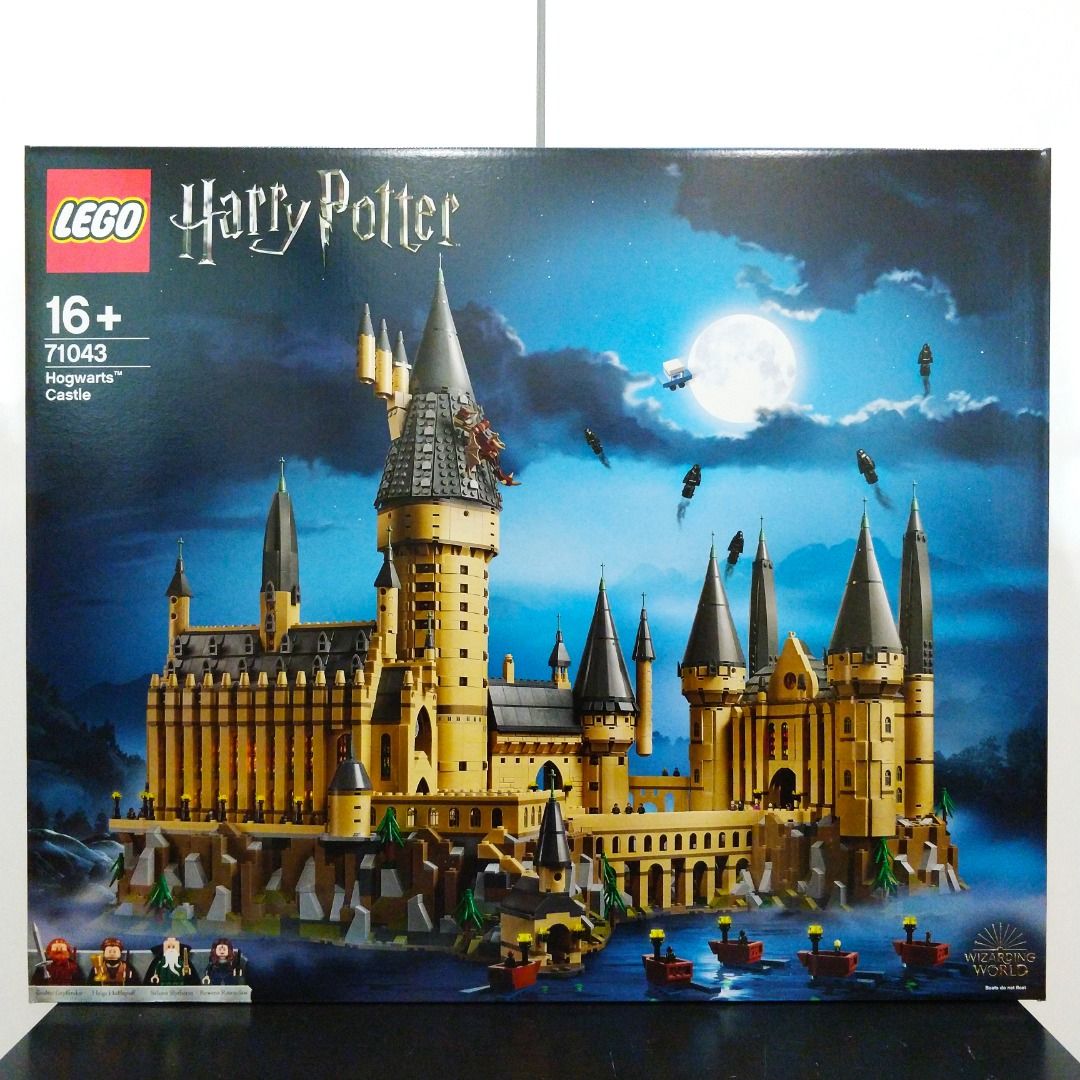How many pieces are in the lego harry potter hogwarts castle hot sale