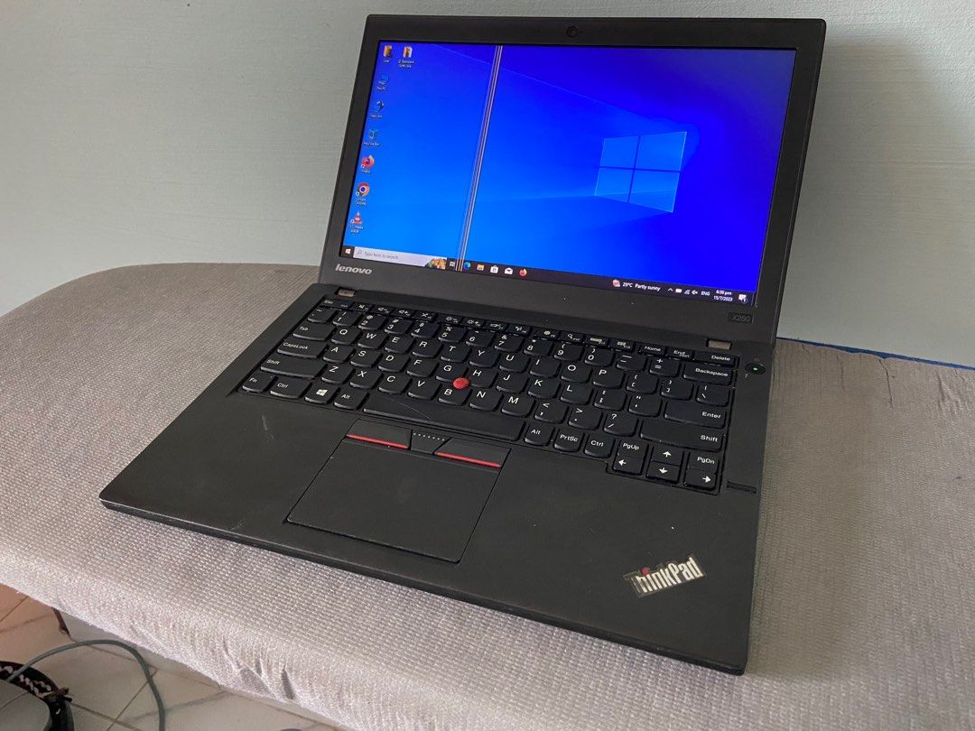 Lenovo ThinkPad x250 with Vertical Line on Screen, Computers & Tech