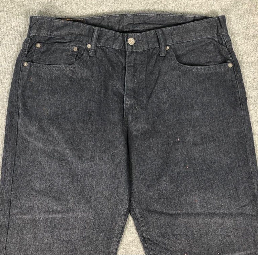 Levis (Category: Jeans & Leggings) located in Kuala Lumpur. Submitted by manapop (Listing ID 1275640210, Image 3). Description: Item mcm dlm gambar good in condition Rm 40.
