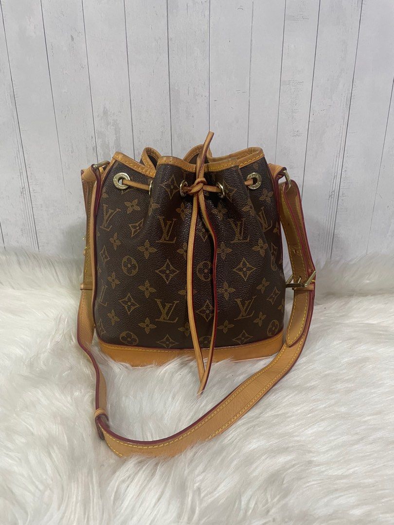 Lv drawstring bucket bag hotsell