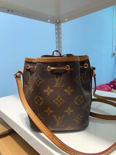 (Category: ) located in . Submitted by jackpot.item (Listing ID 1275595572, Image 1). Description: .