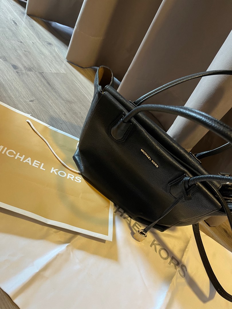 Michael kors 2025 cage tote
