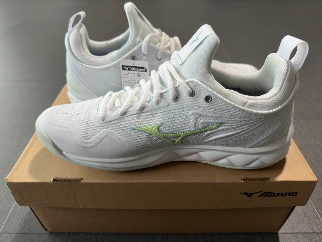 Mizuno wave momentum netball trainers new arrivals