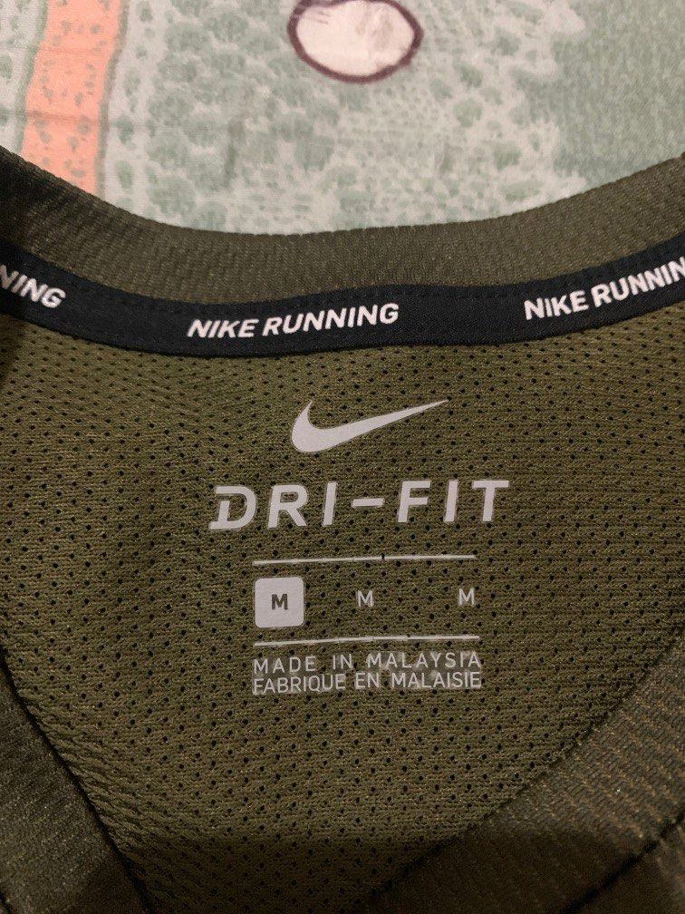 Nike 72 logo store