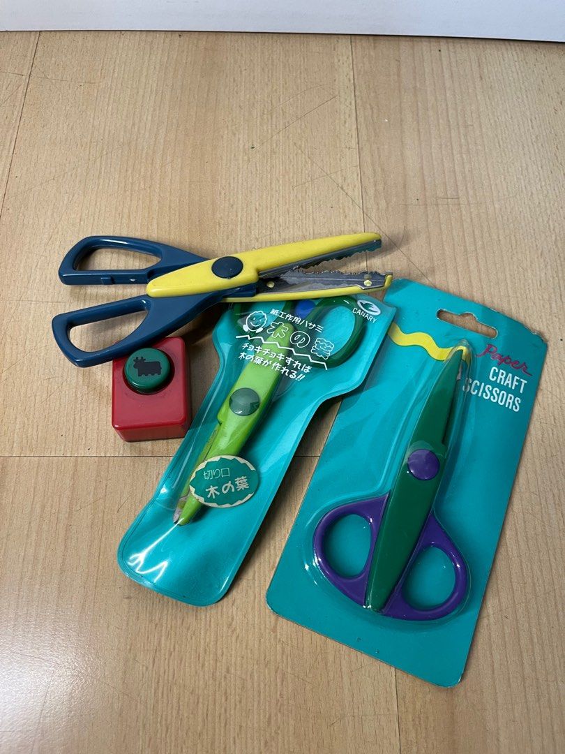 Provo Craft Lot of 6 Different Crafting Scissors with 6 Different Patterns