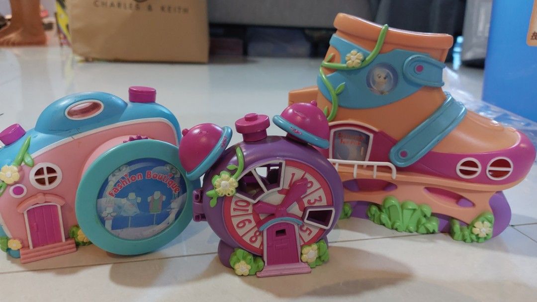 Polly pocket type toys top