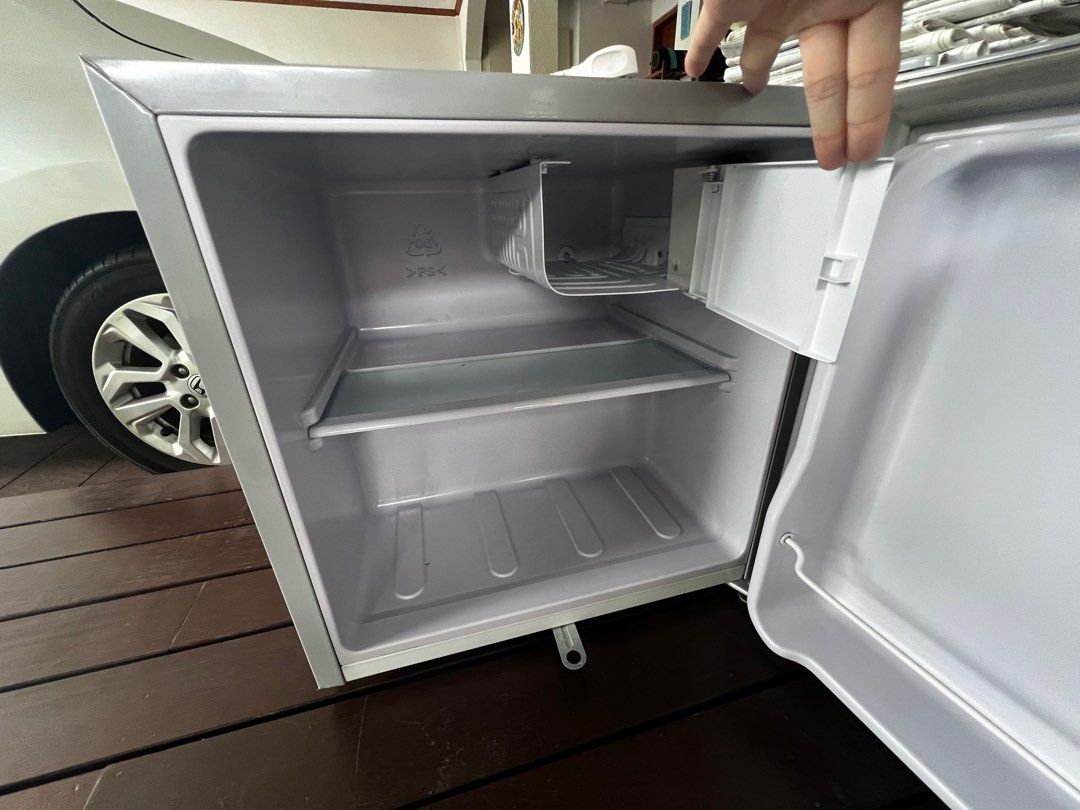 Powerpac 50l store bar fridge