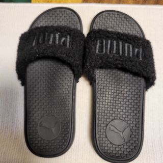 Puma furry slides sale sales