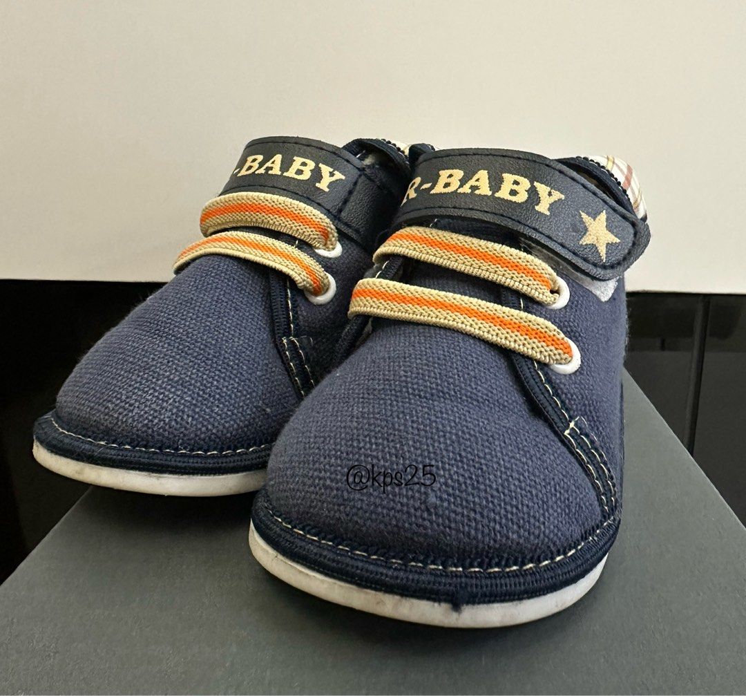 Baby walking top shoes size 3
