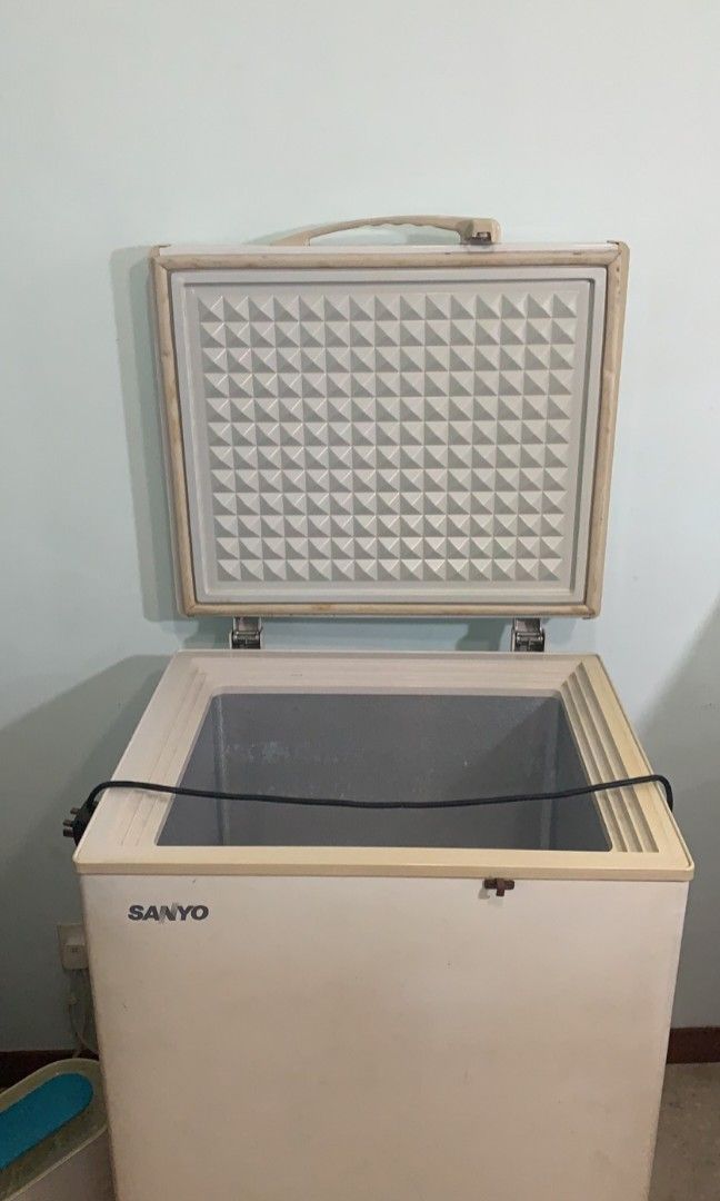 Freezer top box sanyo