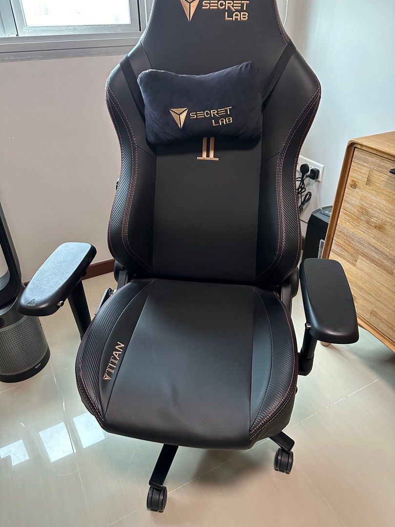 Secretlab on sale titan 2018