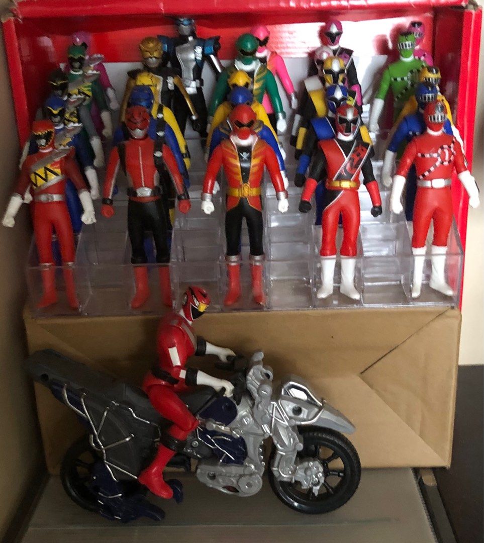 Sentai 4” Sofubi set (Category: Figurines & Statues) located in Kuala Lumpur. Submitted by jamashoo (Listing ID 1275533199, Image 1). Description: WTS due to no space to display them.