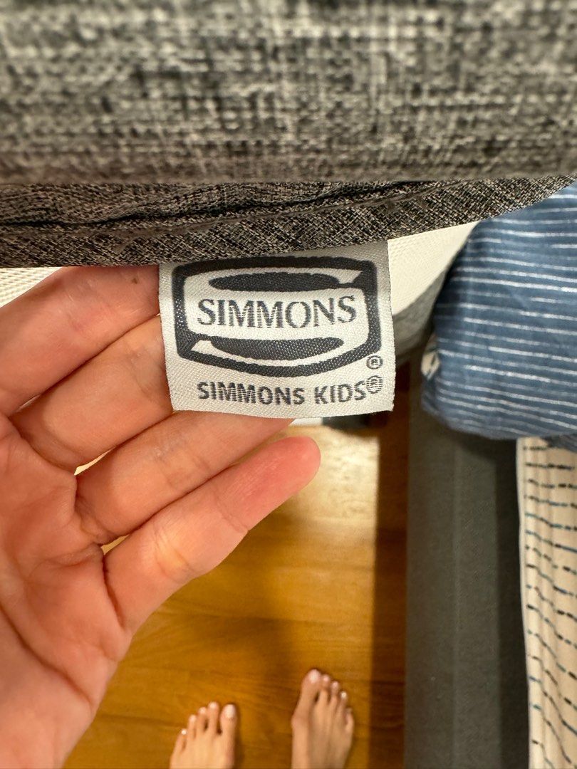Simmons Kids Room2Grow 2 in 1 Newborn Bedside Bassinet Infant