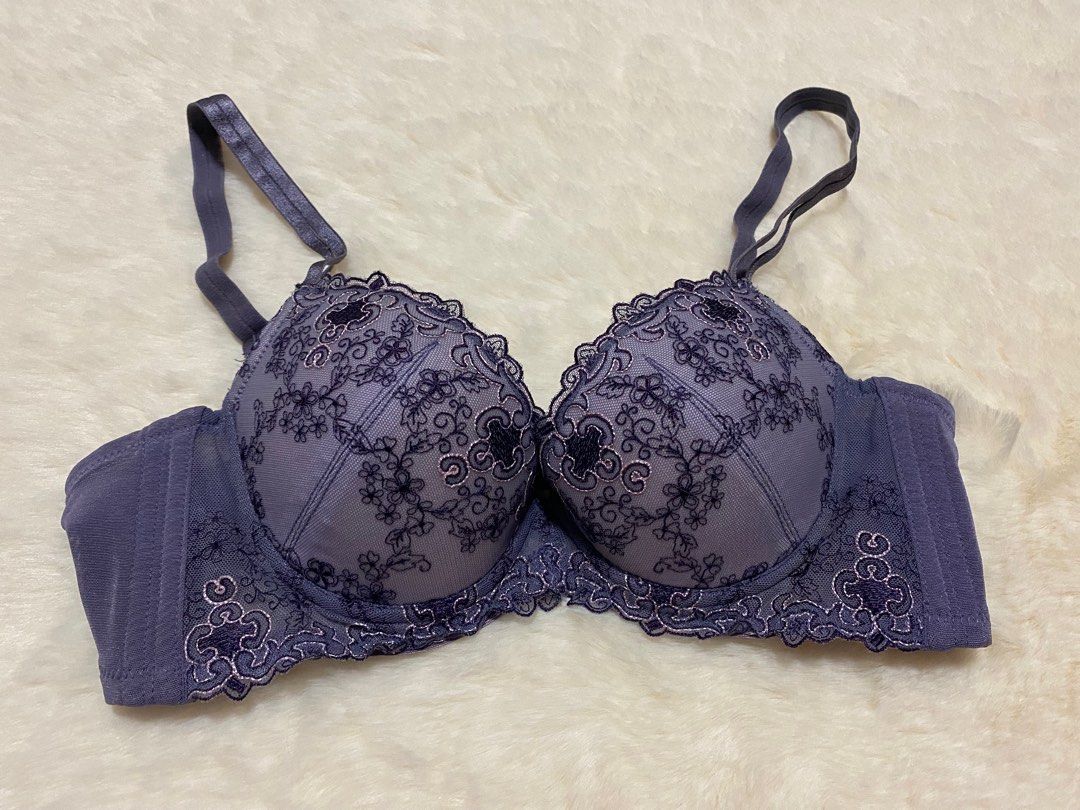 BNWT 3/4 cup black bra 70b lace push up support, Women's Fashion, New  Undergarments & Loungewear on Carousell