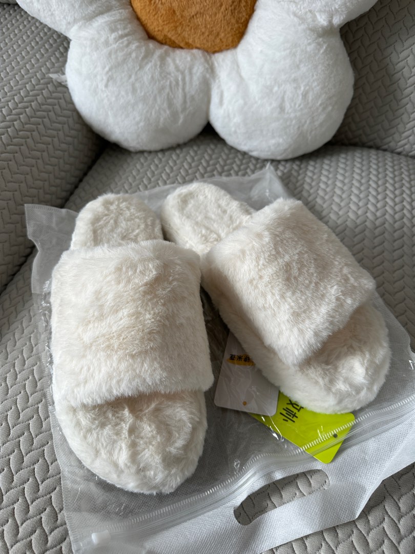Really on sale fluffy slippers
