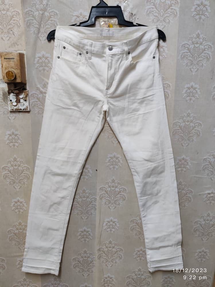 Uniqlo white 2025 selvedge jeans