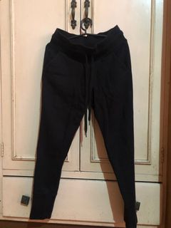 (Category: ) located in . Submitted by declutterwithyana (Listing ID 1275484159, Image 1). Description: .