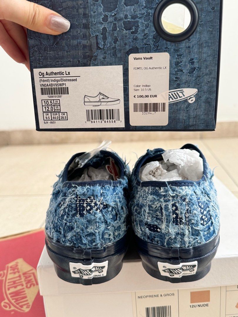 Vans authentic shop with jeans
