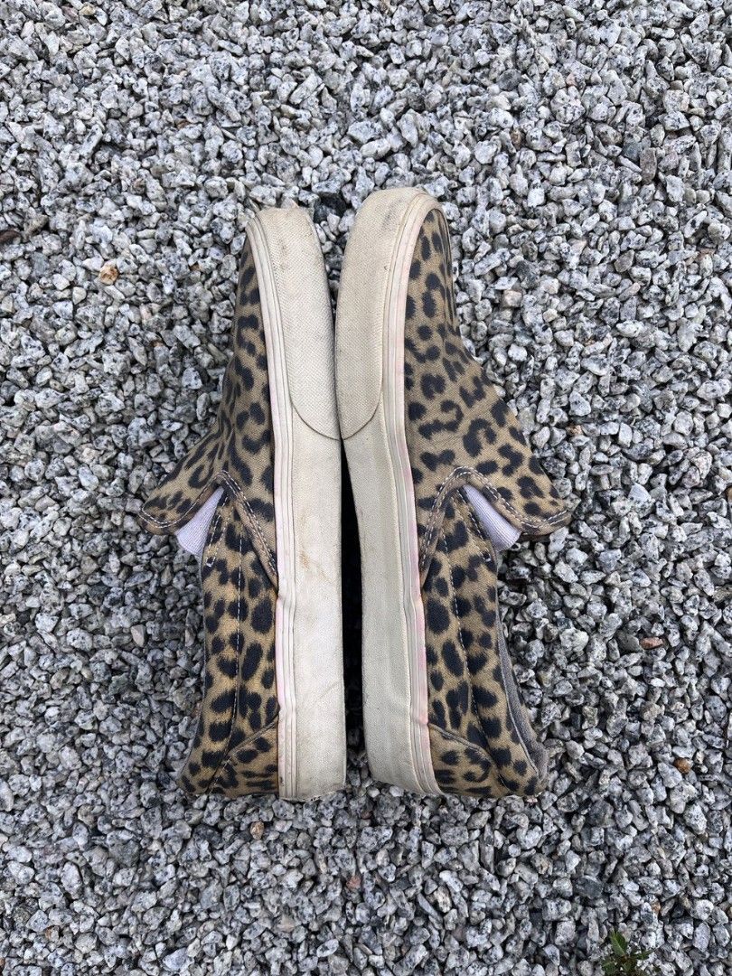 Vans Slip On Leopard Men s Fashion Footwear Sneakers on Carousell