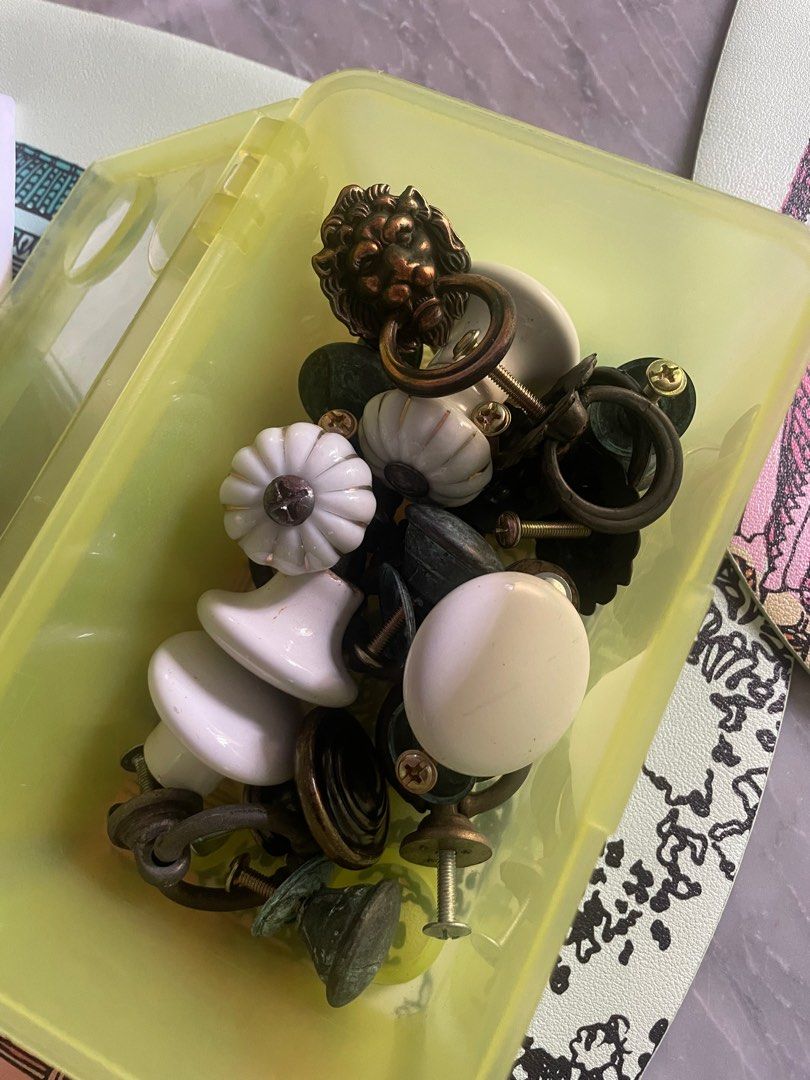 Vintage Door Knobs (Category: Hooks & Hangers) located in Singapore. Submitted by slash17 (Listing ID 1275494812, Image 3). Description: Boxfull of vintage door knobs. Great for the vintage restoration and vintage look renovations. The white ones are original porcelain knobs. Very hard to find these days. Price listed is for each knob..