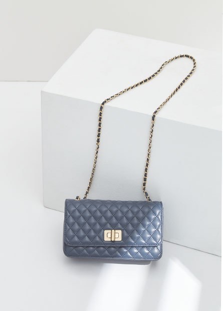 Wallet on chain, Women's Fashion, Bags & Wallets, Shoulder Bags on