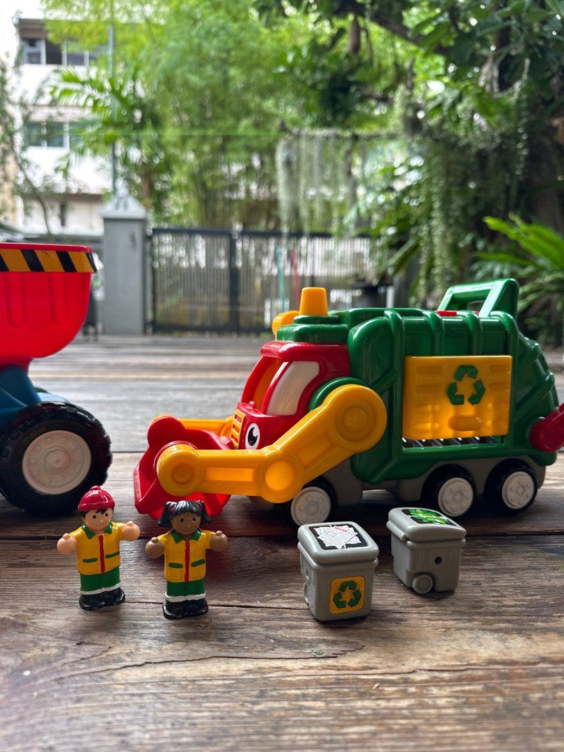 Wow best sale garbage truck