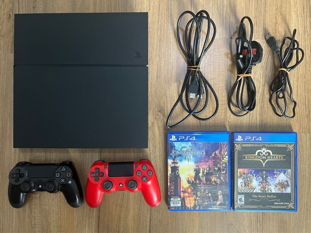 [Further Markdown] PS4 Fat 500GB 2x Ori Controllers with CD games (If can’t  sell here then will sell to 2nd hand shop)