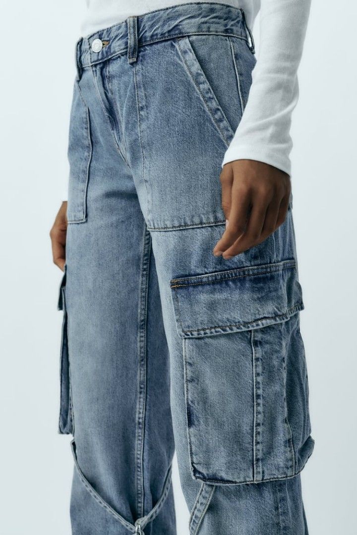 Zara mid-rise trf cargo jeans, Women's Fashion, Bottoms, Jeans & Leggings  on Carousell