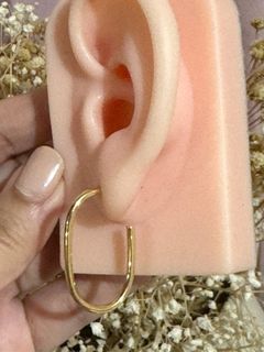 18k Oval Hoop Stud Earrings