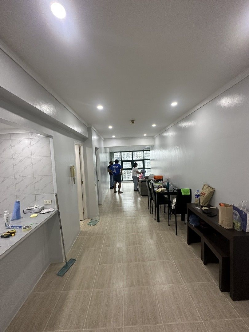 1BR with Parking along edsa (Category: Apartments & Condos) located in Mandaluyong City. Submitted by aristeo.narito (Listing ID 1269454507, Image 2). Description: Location along EDSA Mandaluyong Price: 6.5M Gross Unit area: 65.68sqm Parking area: 12.50sqm Total area: 78.18sqm Parking located @ 8floor Terms of payment:Cash basis With title you have access to gym and swimming pool they have function room Direct & Sure Buyers Only For inquiries jus
