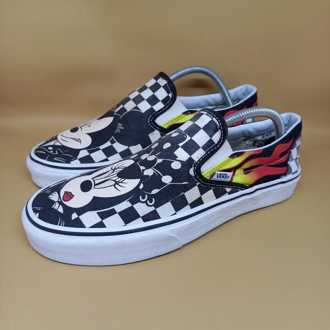 42 VANS SLIP ON DISNEY MICKEY AND MINNIE SEPATU VANS A1 81