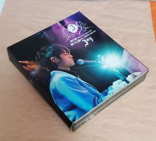 周杰倫無與倫比演唱會 2 CD + VCD,  2004年第一版 全部齊了新淨靚仔