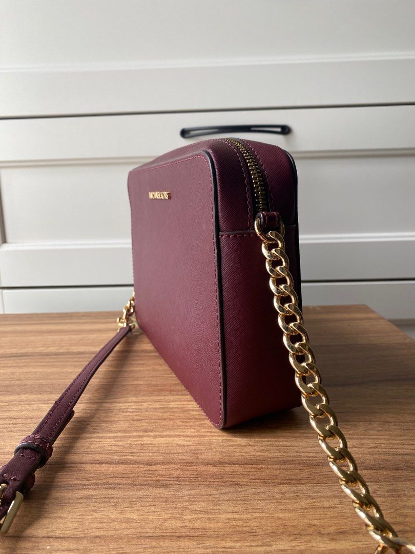 Authentic Michael Kors Jet Set Crossbody Burgundy