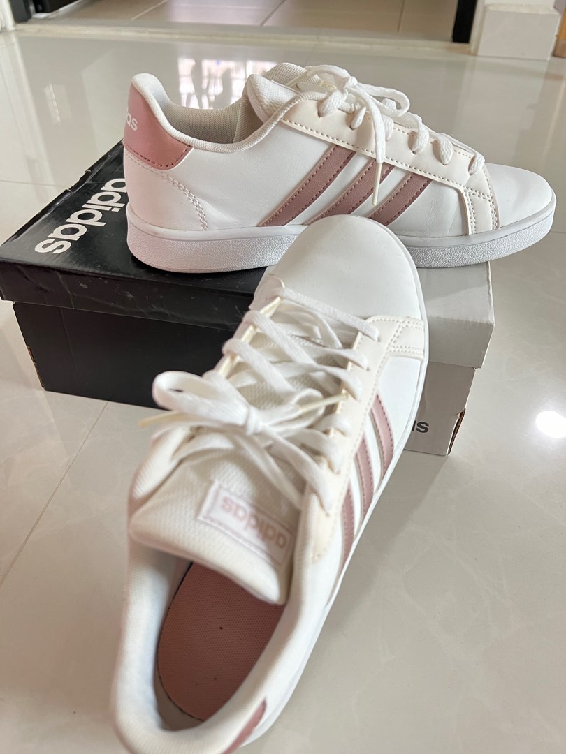 White female outlet adidas