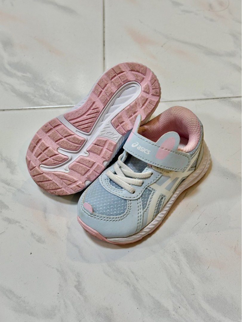 Asics little girl shoes top