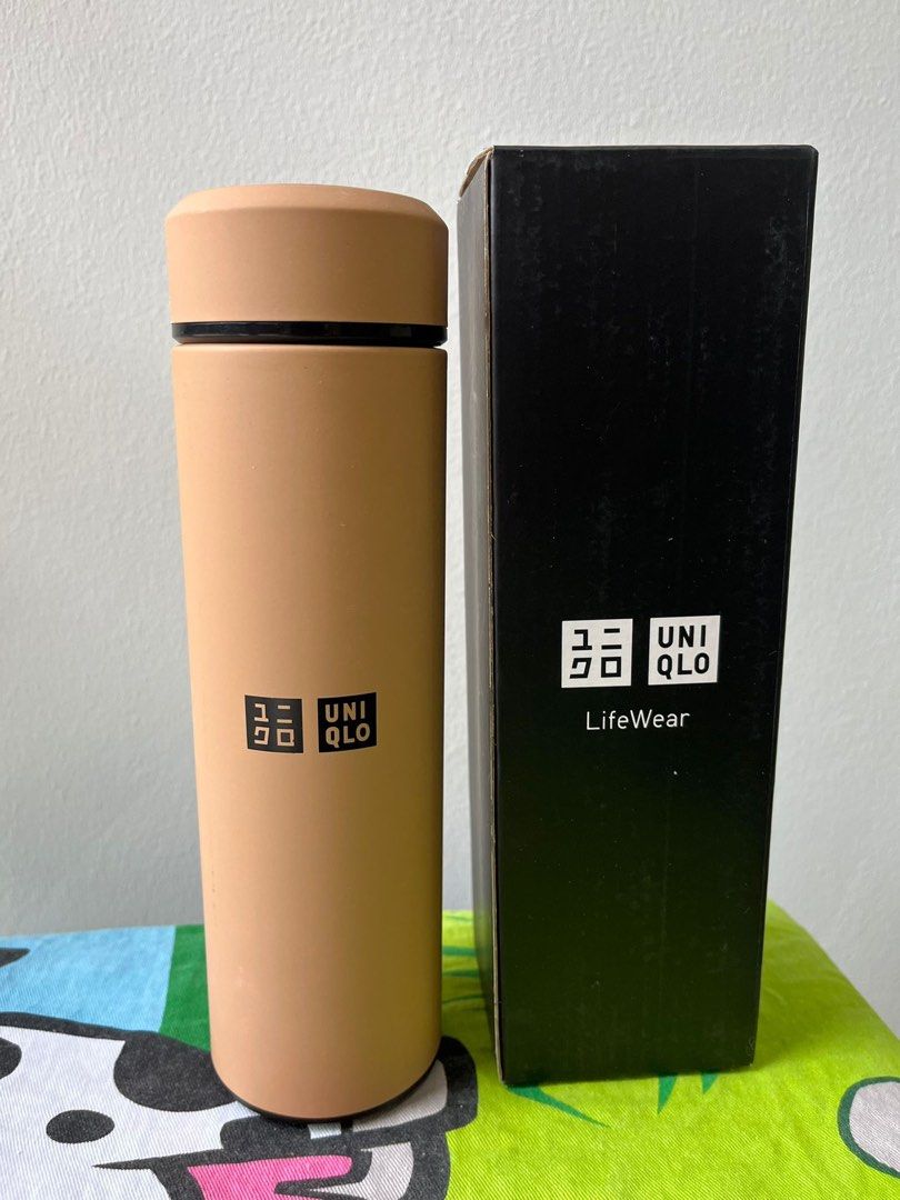 Uniqlo thermal flask top