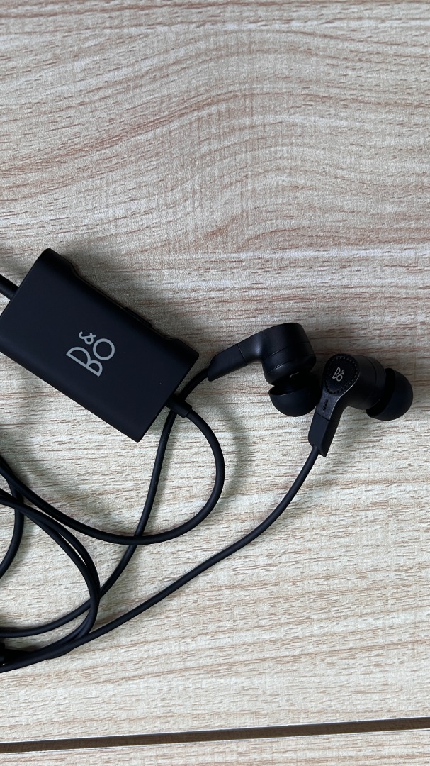 Bang & olufsen beoplay e4 review sales