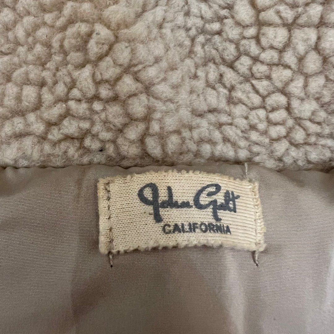 Brandy melville fluffy best sale jacket