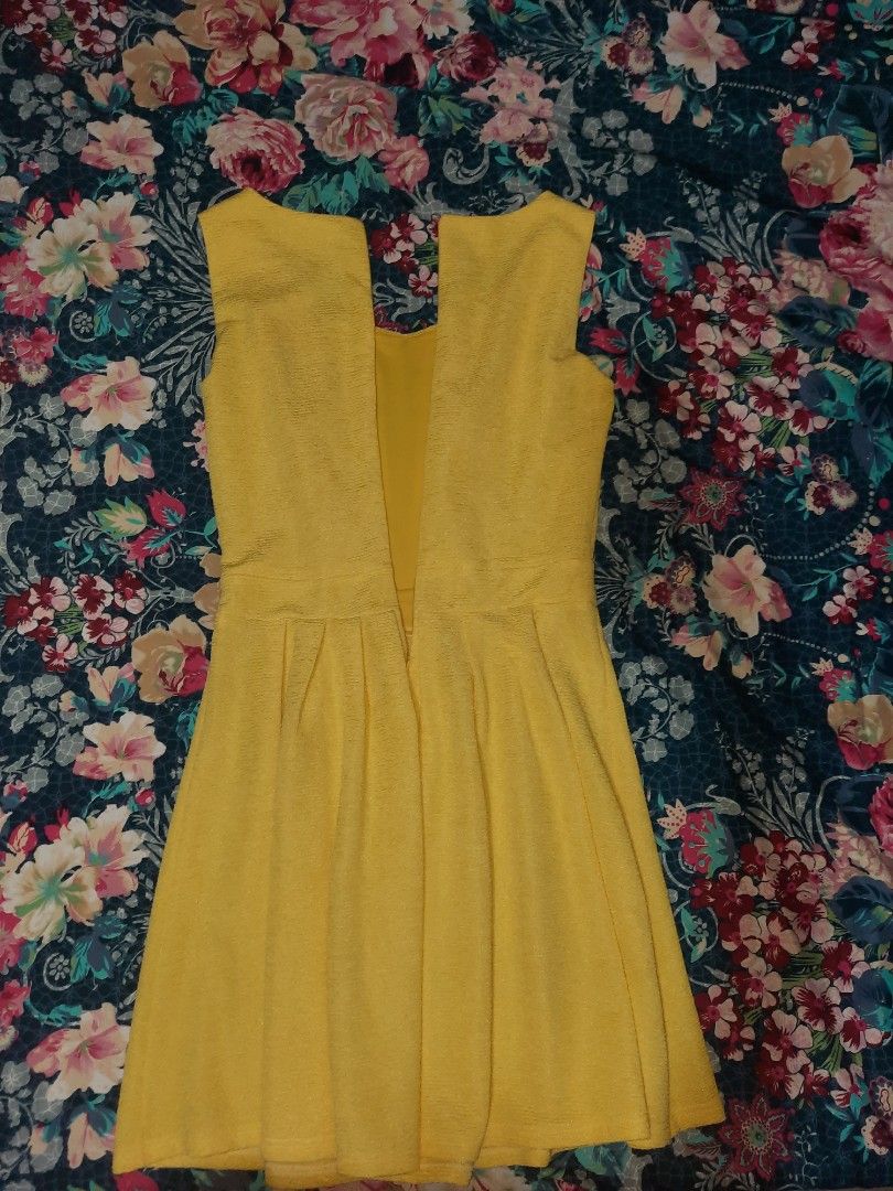 Bright Yellow Details Dress (Category: Dresses) located in Caloocan City. Submitted by milliebobbie (Listing ID 1269459178, Image 3). Description: .