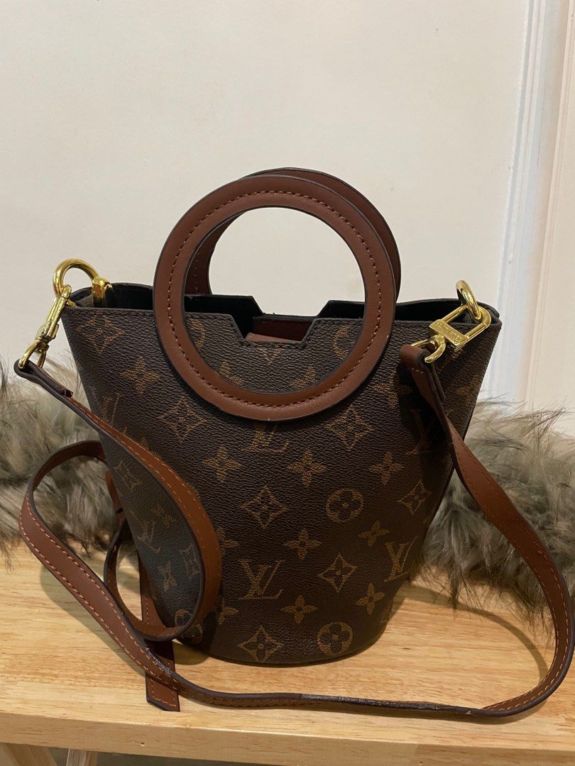 Lv top sale handle