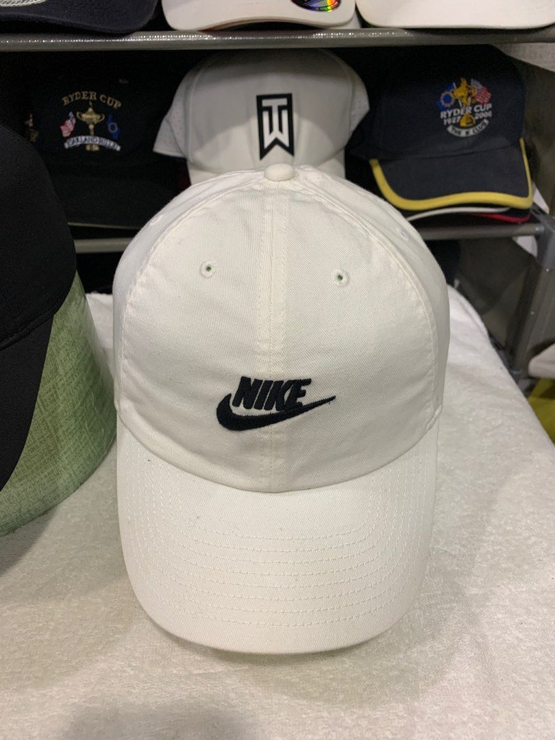 BUY 1 FREE 1 NIKE CAP BLACK WHITE COLOR NICE CONDITION RM110