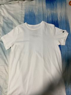 (Category: ) located in . Submitted by toomany.clothes (Listing ID 1269423379, Image 1). Description: .